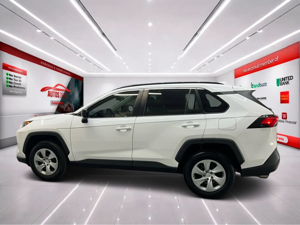 Used 2020 Toyota RAV4 LE FWD image 4