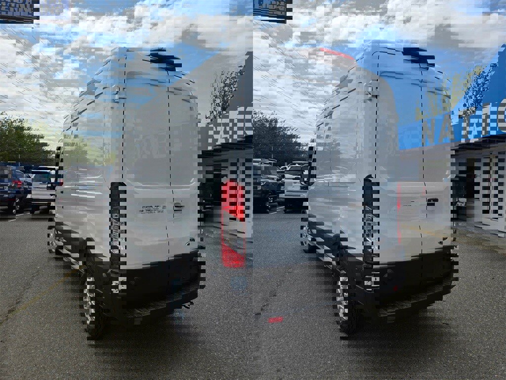 New 2025 Ford Transit 250 148 Medium Roof image 9