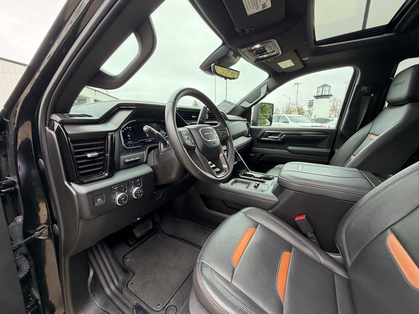 Used 2024 GMC Sierra 2500 AT4 w/ AT4 Premium Plus Package image 11