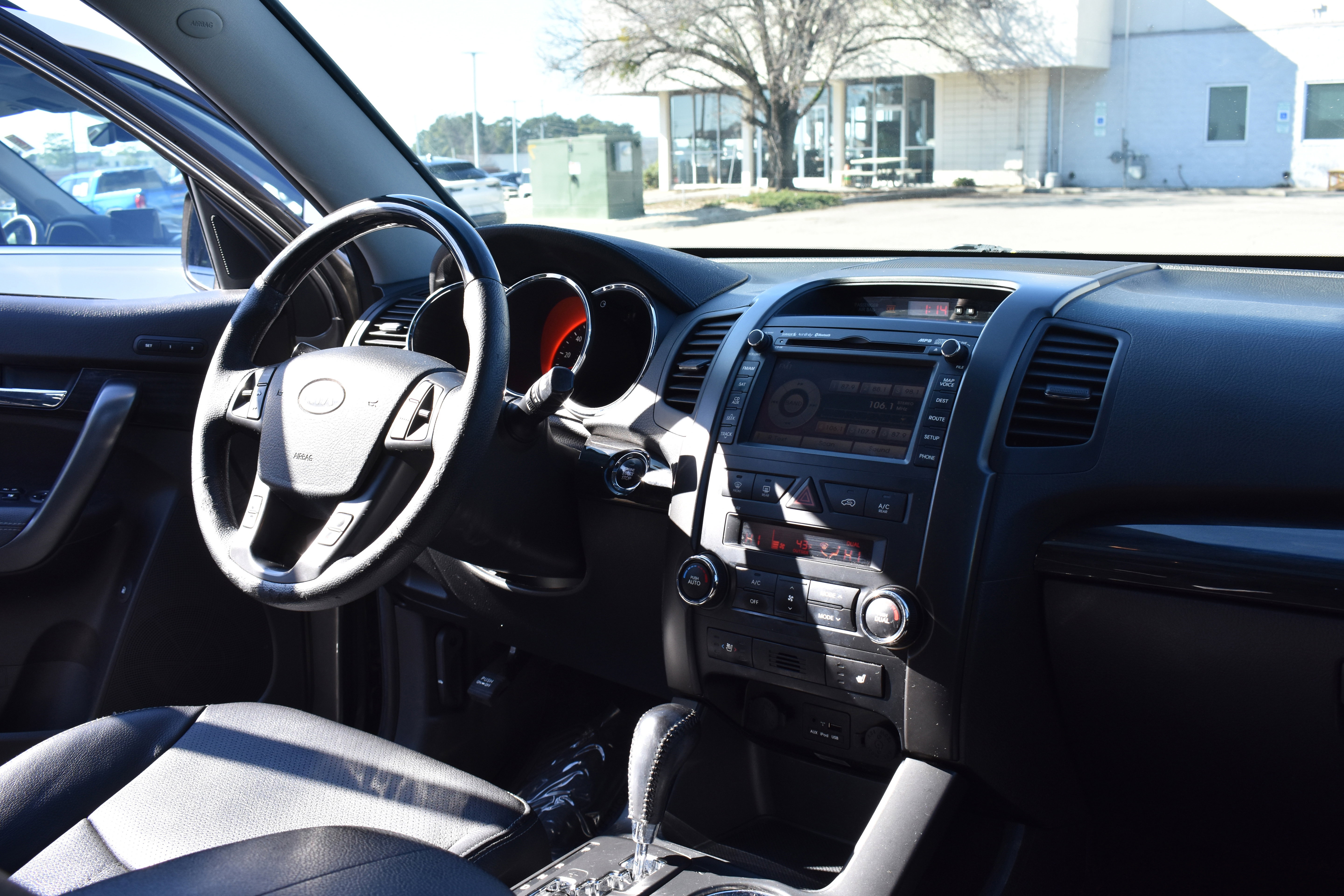 Used 2013 Kia Sorento SX w/ SX Premium Pkg image 34