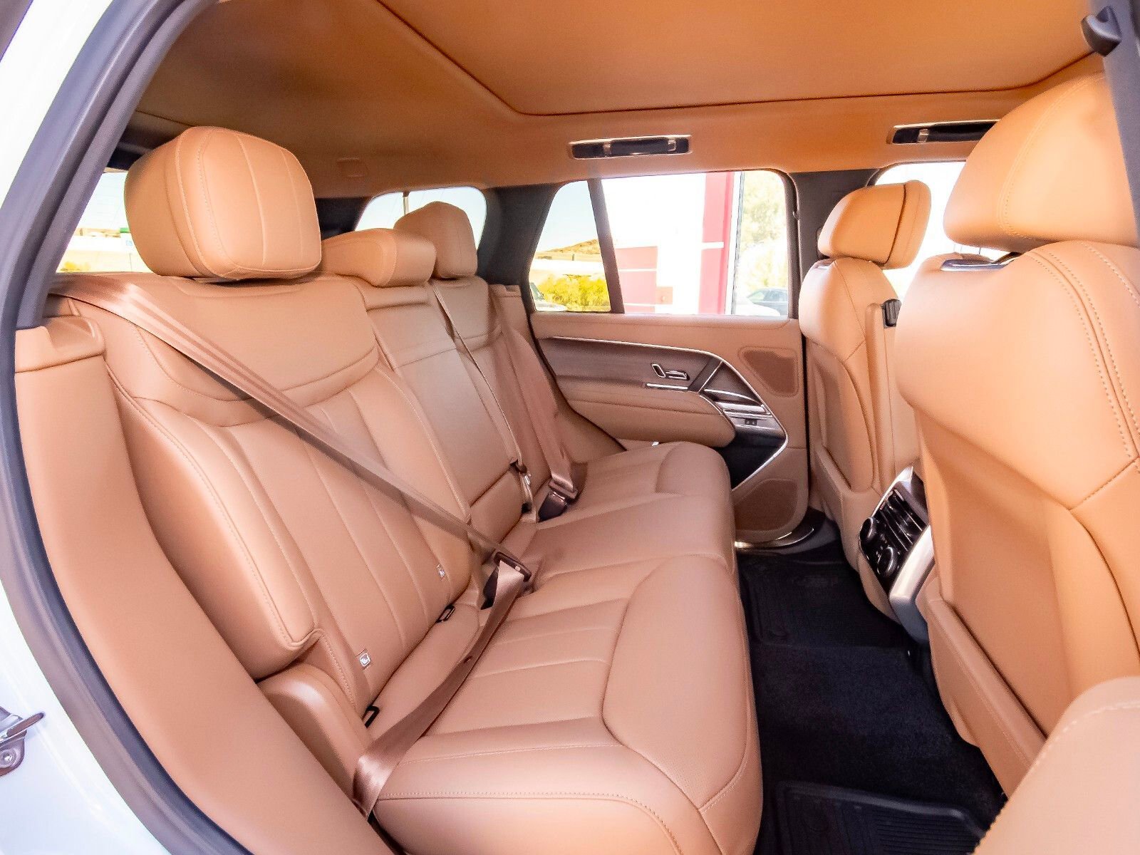 New 2025 Land Rover Range Rover SE image 45