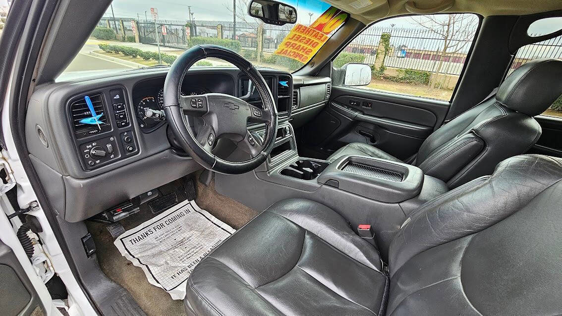 Used 2004 Chevrolet Silverado 2500 LT w/ Skid Plate Package image 14