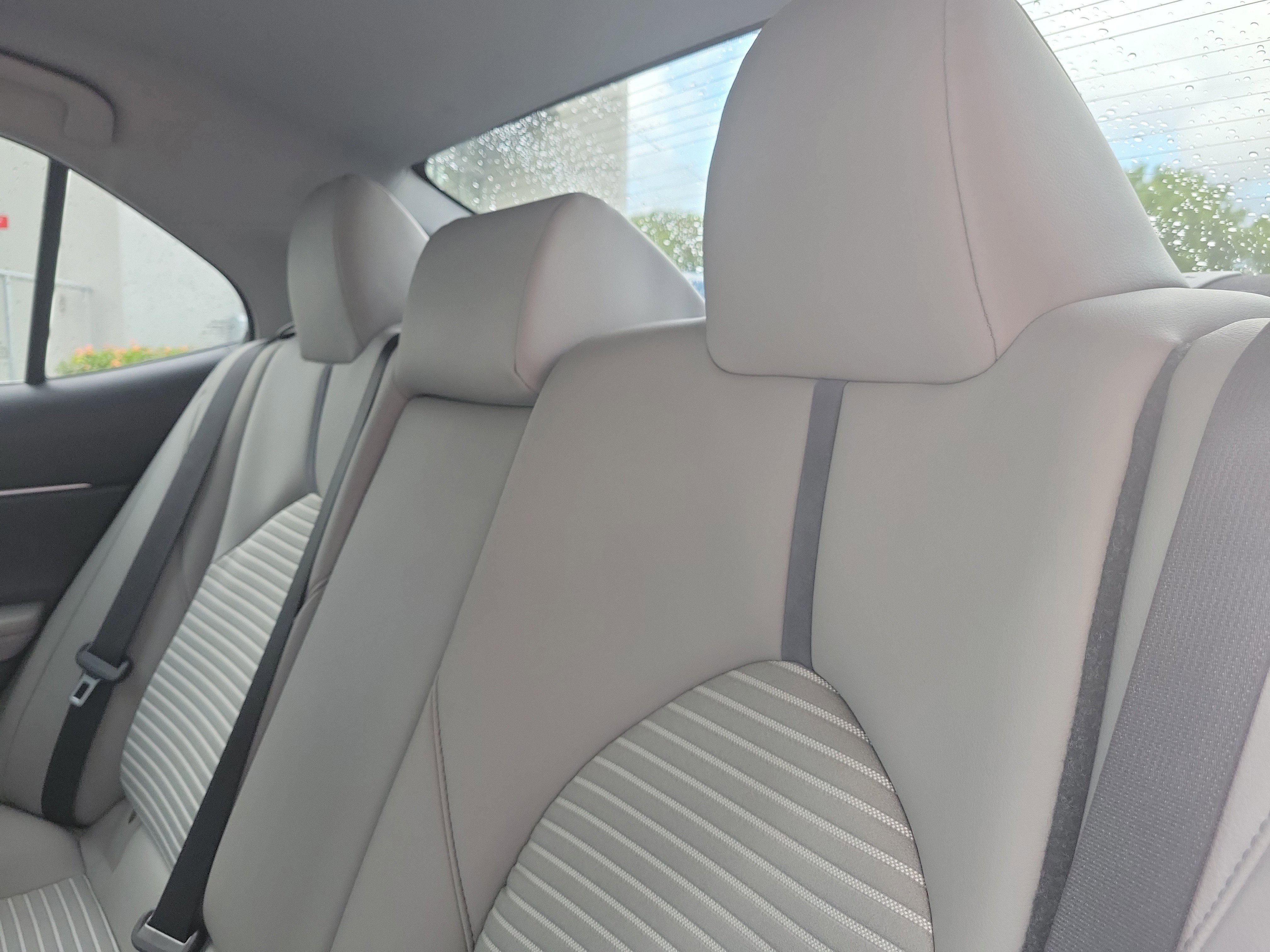 Used 2021 Toyota Camry SE FWD image 11
