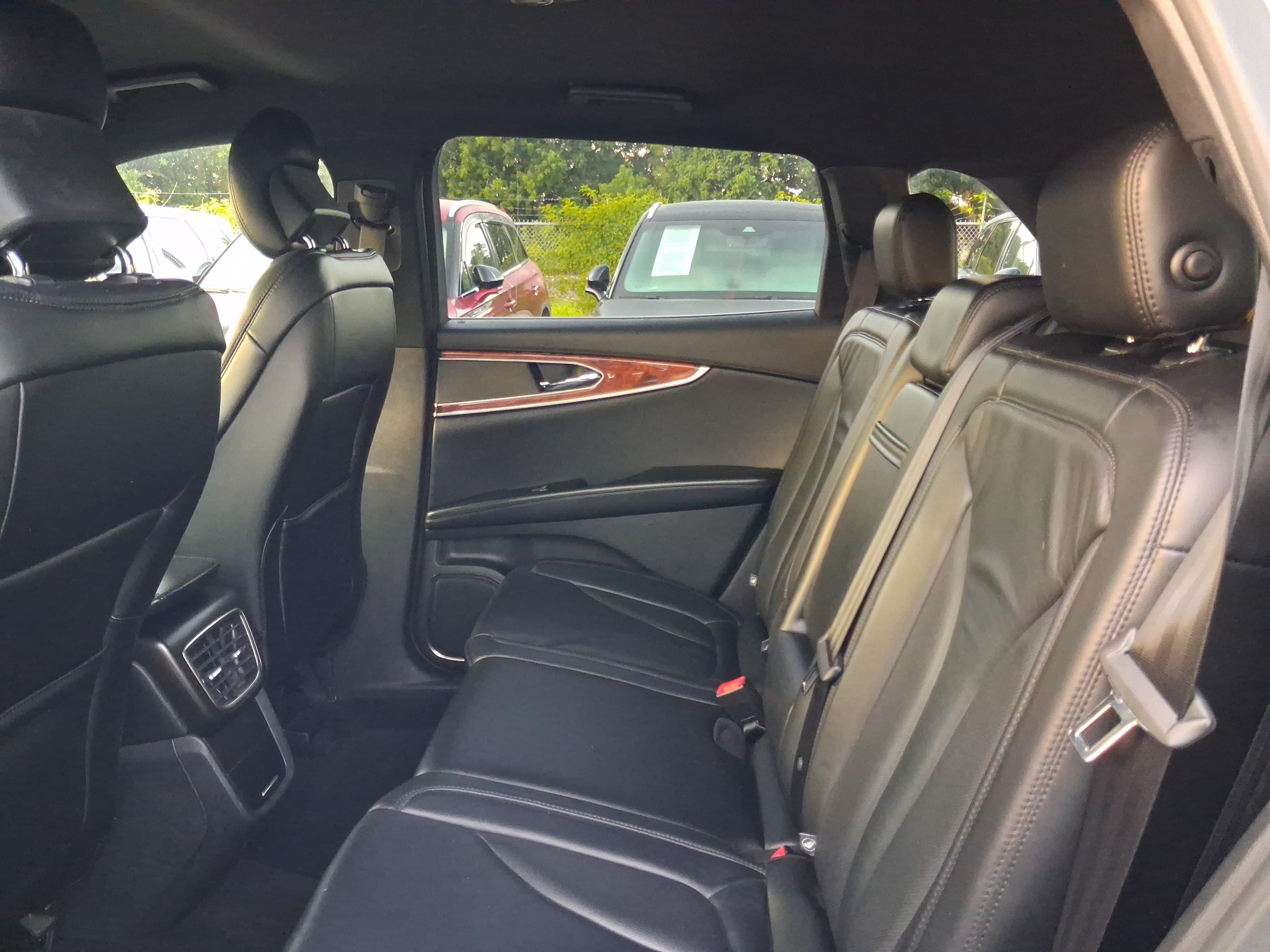 Used 2016 Lincoln MKX Select w/ Select Plus Package FWD image 6