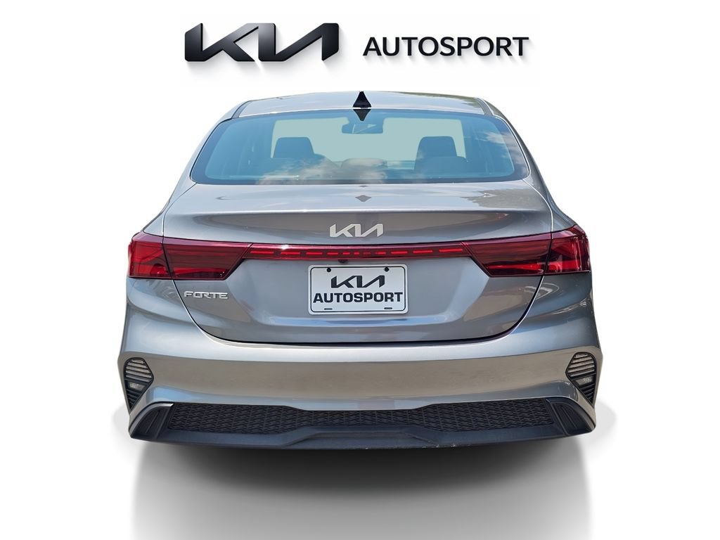 Certified 2024 Kia Forte LXS FWD image 11