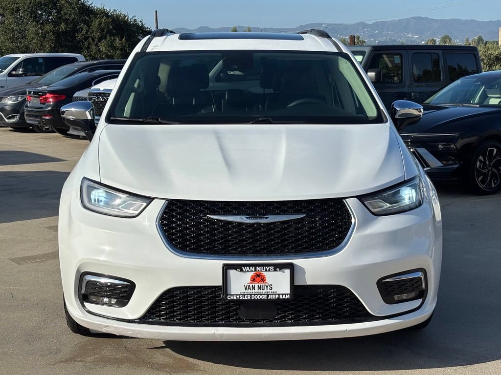 Used 2023 Chrysler Pacifica Limited FWD image 6