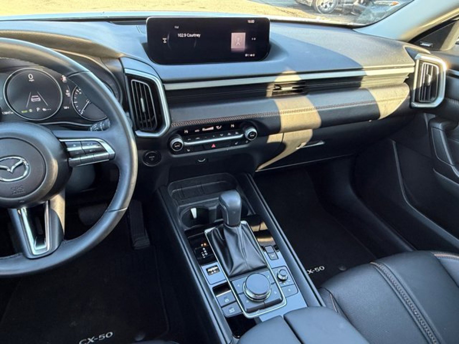 Used 2025 MAZDA CX-50 AWD 2.5 Hybrid w/ Premium Pkg image 14