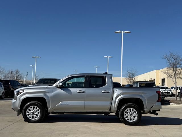 Used 2025 Toyota Tacoma SR5 image 7