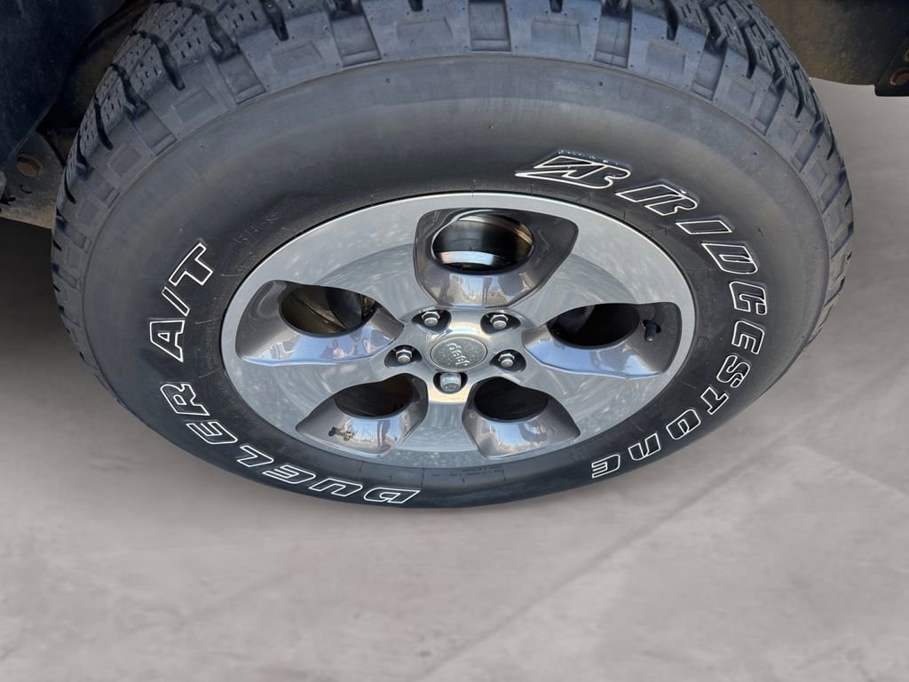 Used 2017 Jeep Wrangler Unlimited Sahara image 14