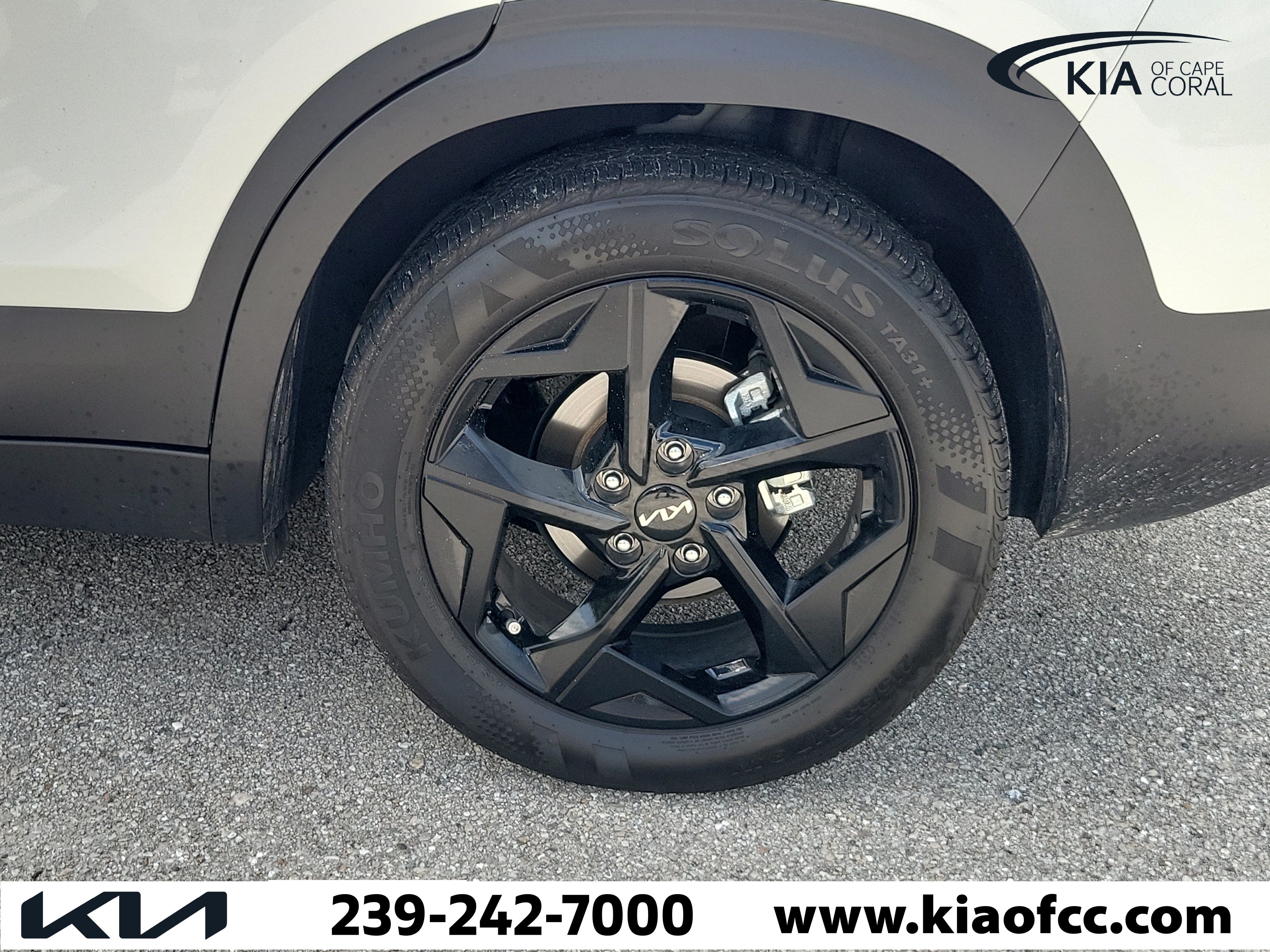 Certified 2026 Kia Seltos EX w/ EX Sunroof Package FWD image 7