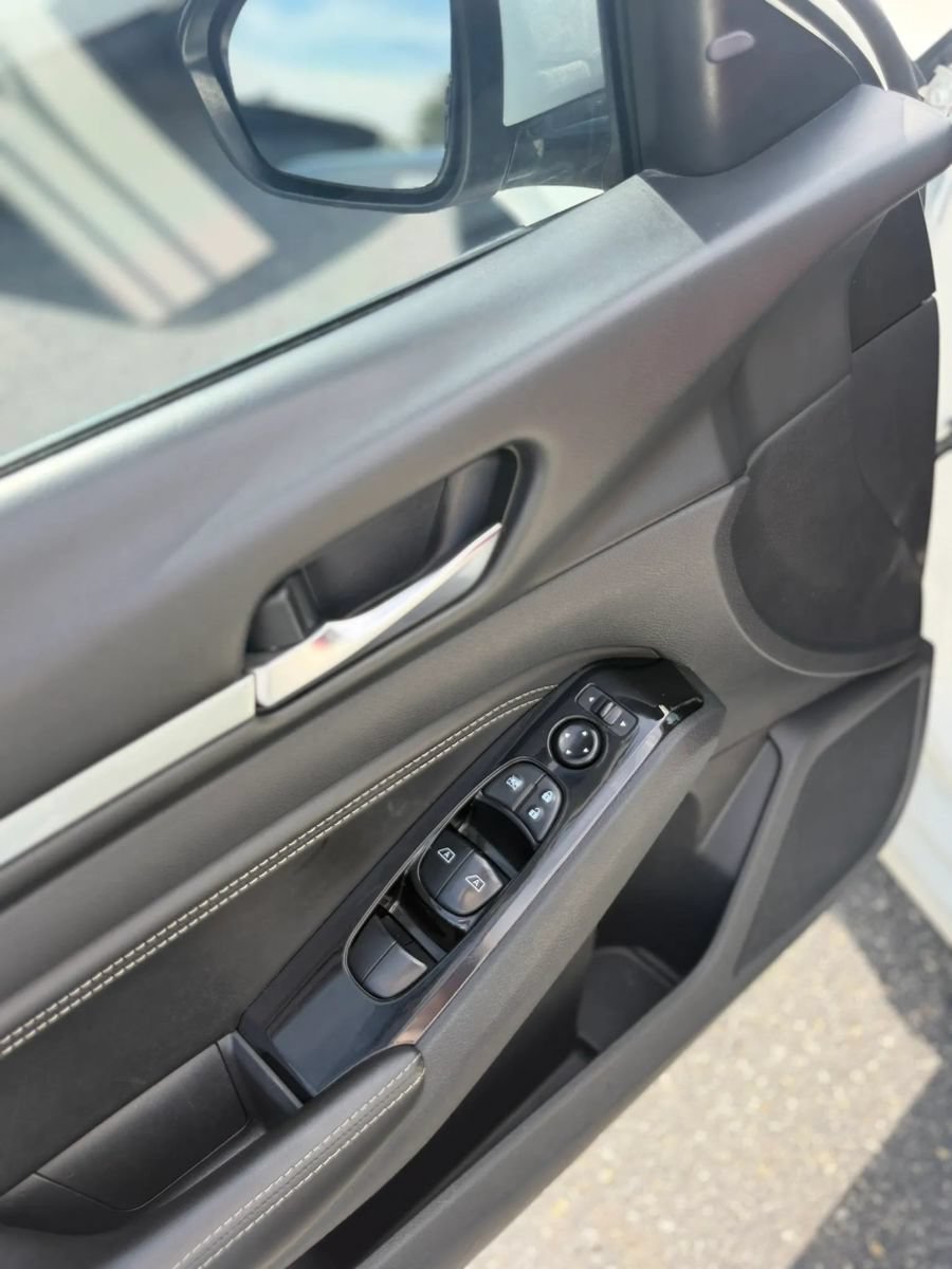 Used 2020 Nissan Altima 2.5 SV AWD/4WD image 11