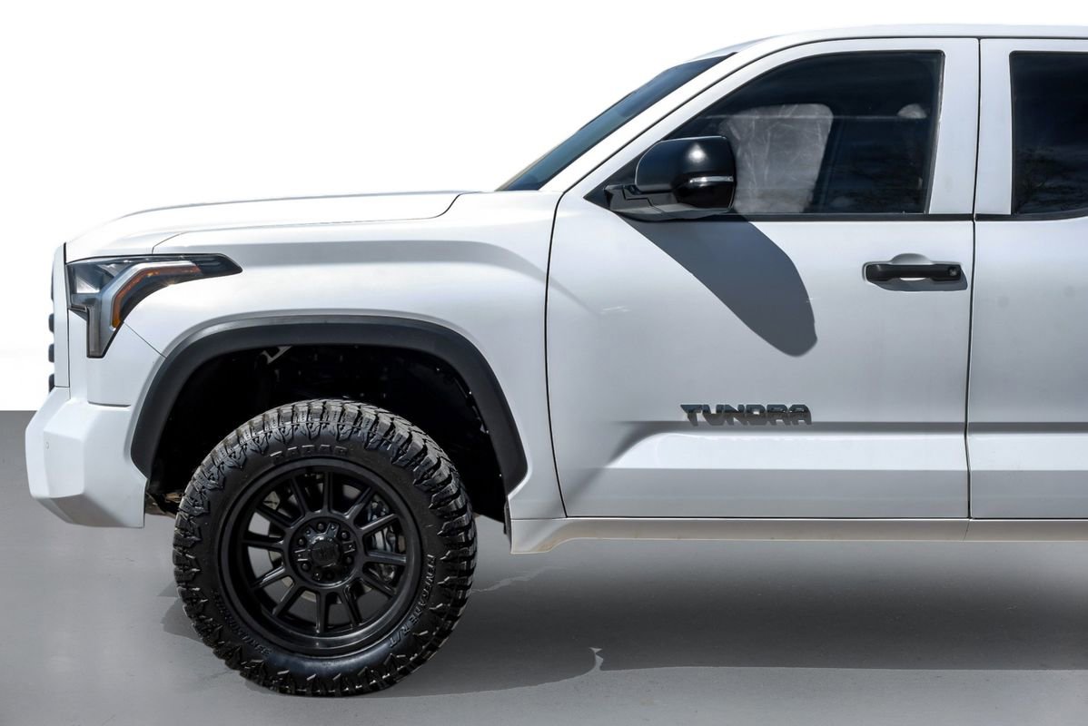 Used 2022 Toyota Tundra SR5 w/ SR5 Convenience Package image 11