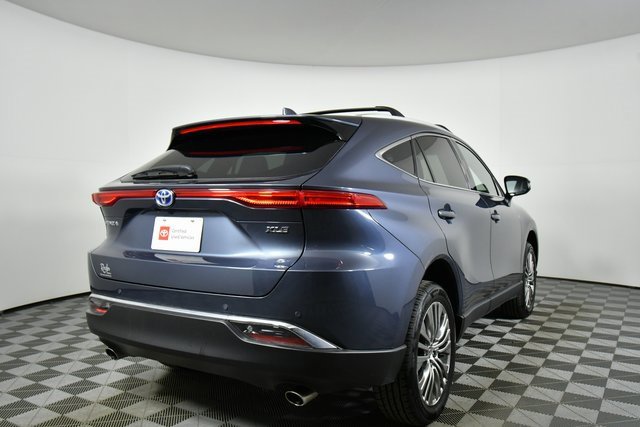 Used 2023 Toyota Venza XLE image 11