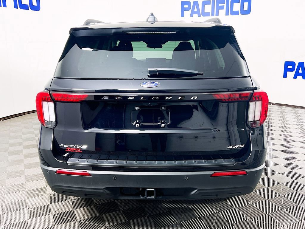 Used 2026 Ford Explorer Active AWD/4WD image 9