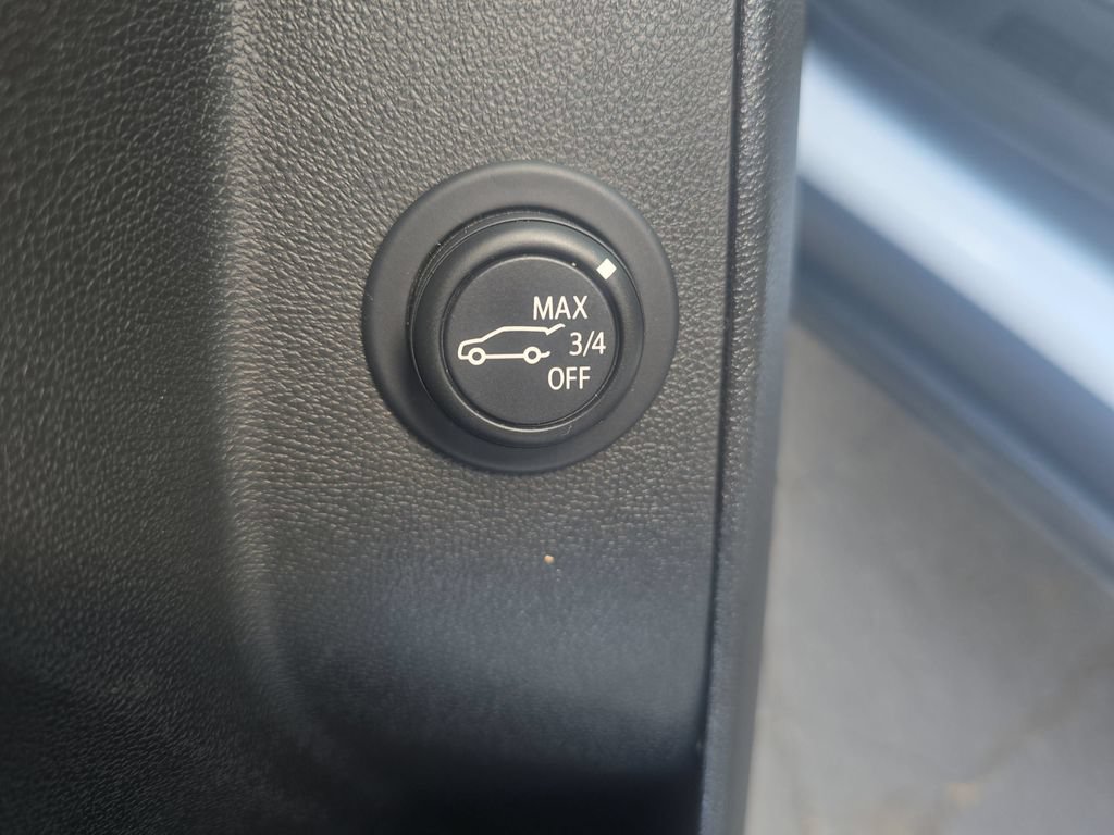 Used 2023 Chevrolet Equinox LT AWD/4WD image 25