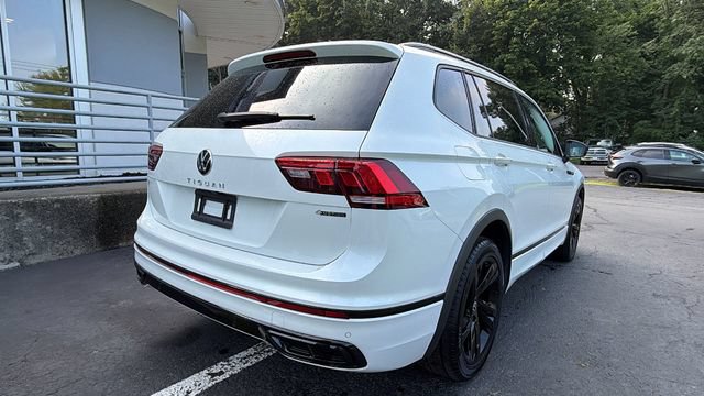 Used 2023 Volkswagen Tiguan SE R-Line AWD/4WD image 5
