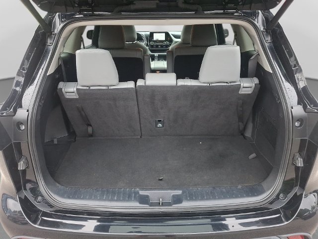 Used 2024 Toyota Highlander XLE AWD/4WD image 33