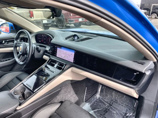 Used 2024 Porsche Panamera 4 image 21