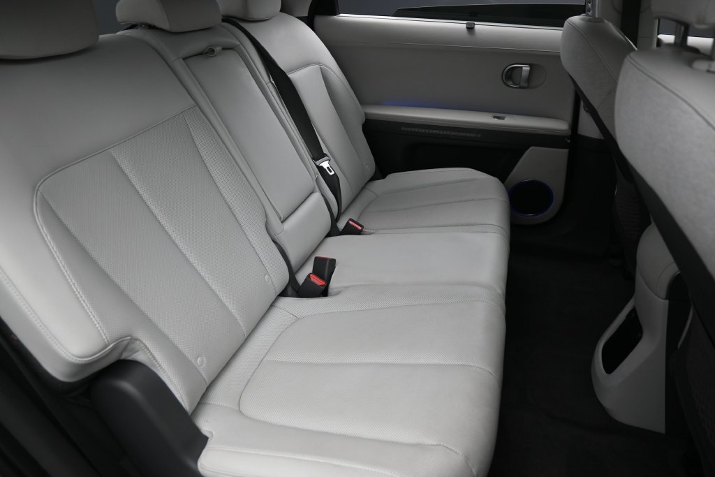 Used 2023 Hyundai Ioniq 5 Limited AWD/4WD image 34