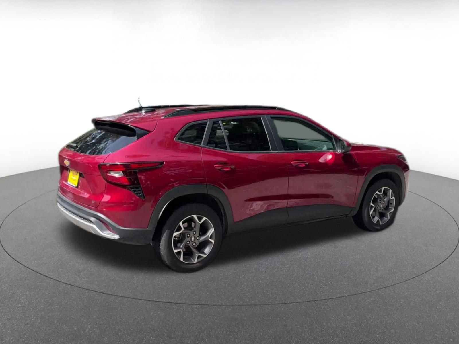 Used 2025 Chevrolet Trax LT FWD image 14