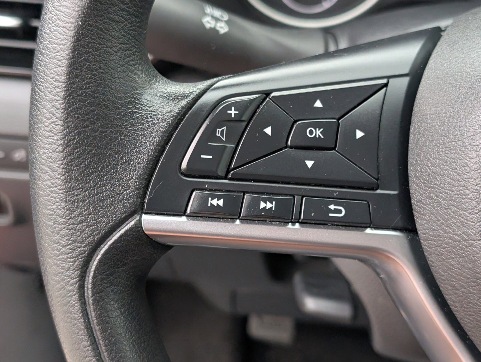 Certified 2023 Nissan Sentra SV image 29