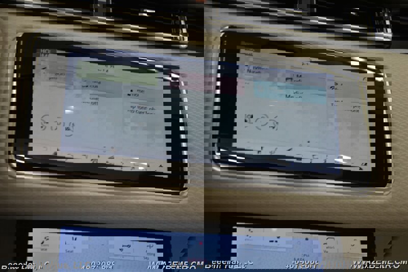 Used 2020 Land Rover Range Rover Velar S image 31