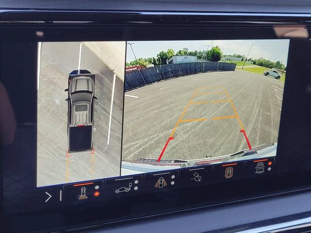 Used 2024 GMC Sierra 1500 AT4 w/ Technology Package image 17