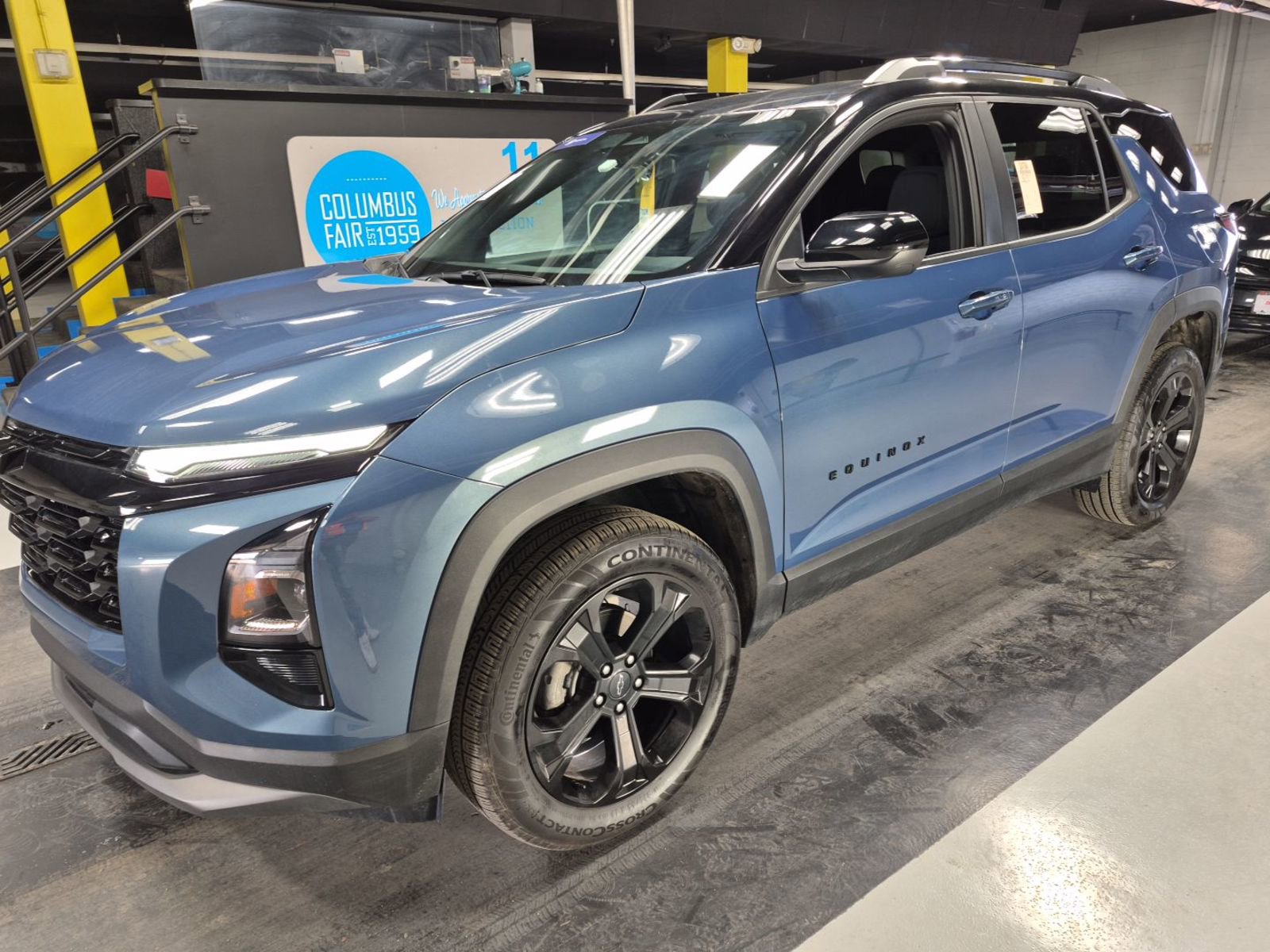 Used 2025 Chevrolet Equinox LT w/ Midnight Edition image 2