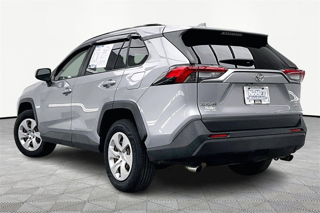 Used 2019 Toyota RAV4 LE image 13