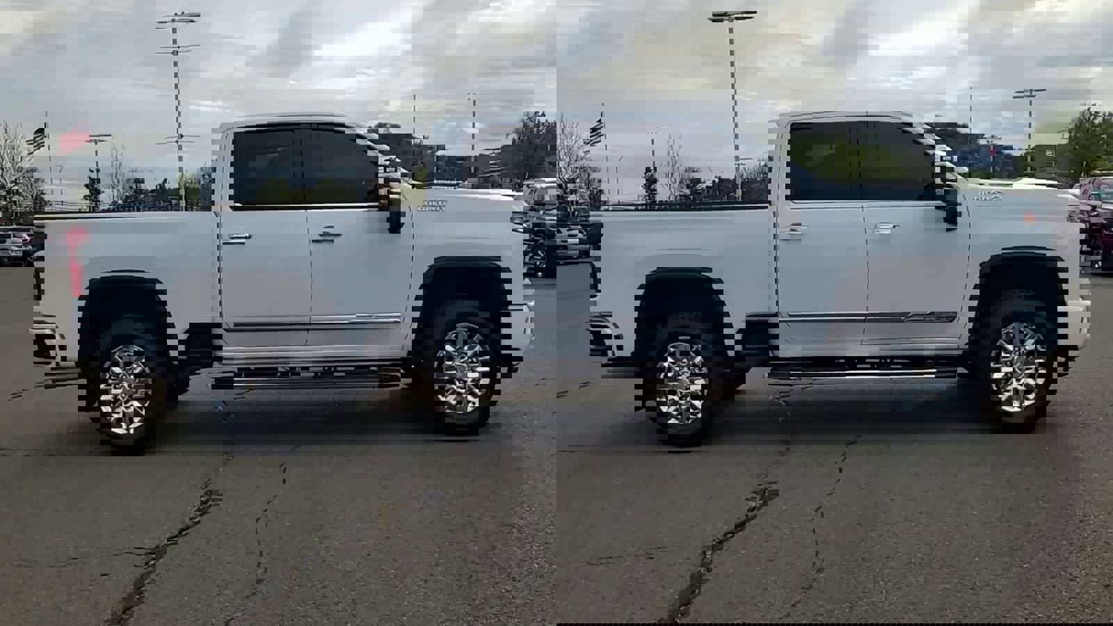 Used 2024 Chevrolet Silverado 2500 High Country w/ Technology Package image 9