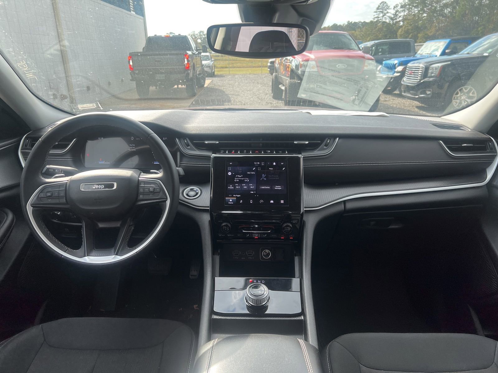 Used 2023 Jeep Grand Cherokee L Laredo image 9