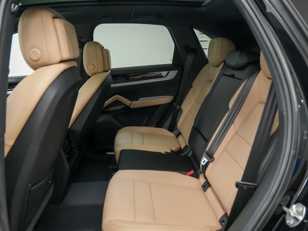 New 2026 Porsche Cayenne AWD/4WD image 18