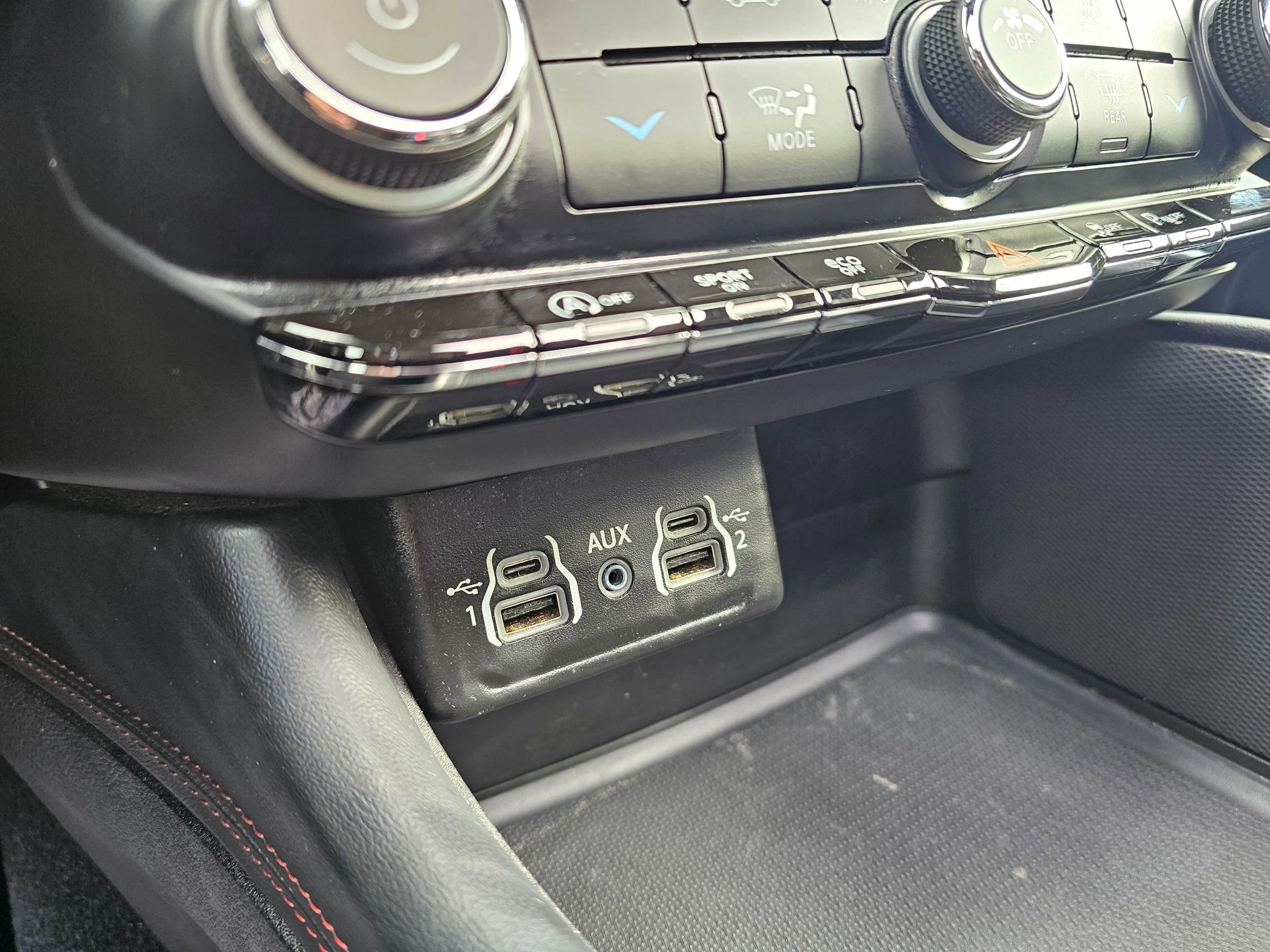 Used 2024 Dodge Durango GT image 28