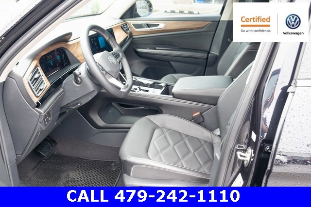 Certified 2024 Volkswagen Atlas SE w/ Black Wheel Package image 17