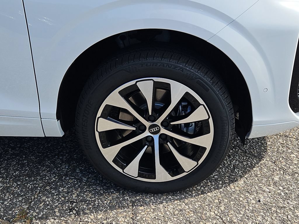 New 2026 Audi Q3 quattro 2.0T AWD/4WD image 4