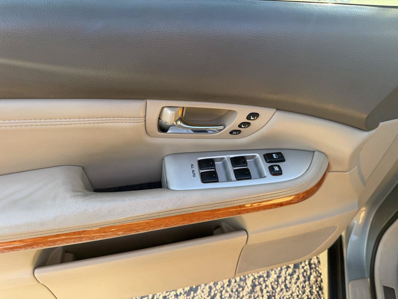 Used 2005 Lexus RX 330 AWD w/ Premium Plus Pkg image 13