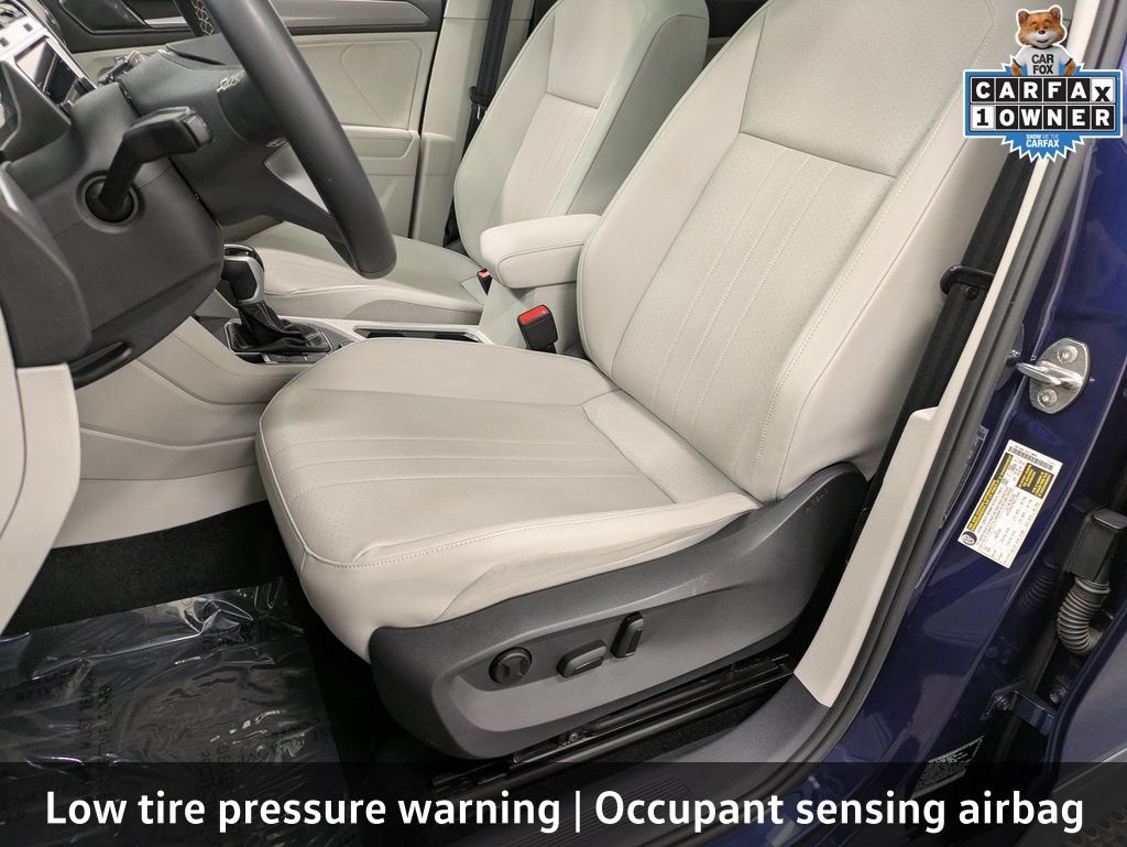 Used 2022 Volkswagen Tiguan SE w/ Panoramic Sunroof Package AWD/4WD image 14