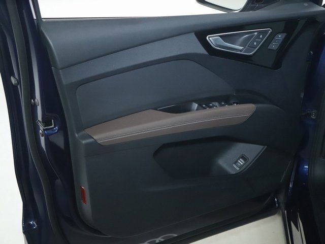Used 2024 Audi Q4 e-tron Premium w/ Convenience Package image 16
