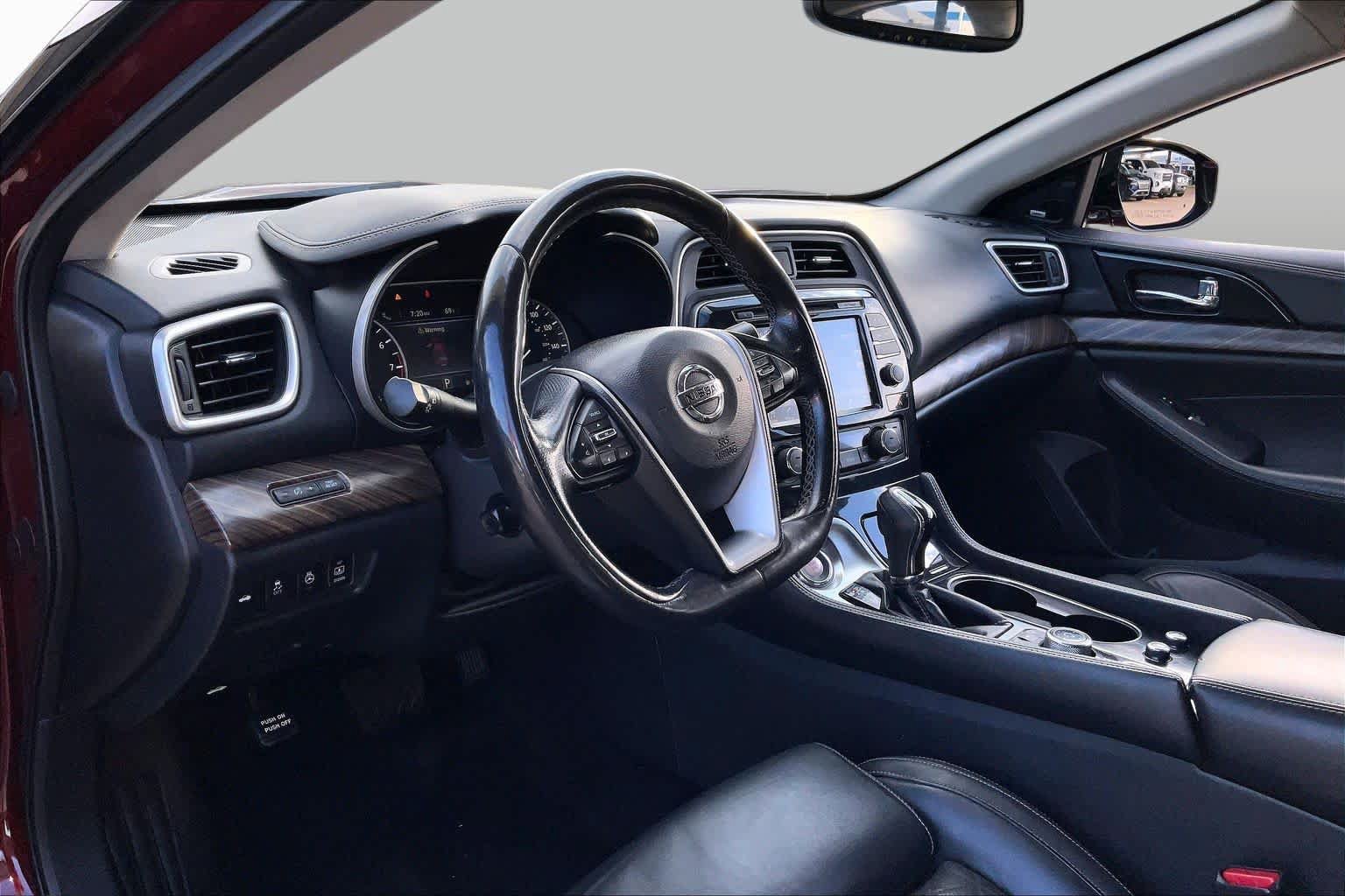 Used 2017 Nissan Maxima Platinum FWD image 16