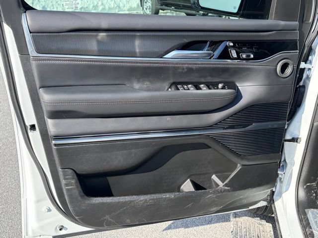 New 2026 Jeep Grand Wagoneer L Summit AWD/4WD image 12