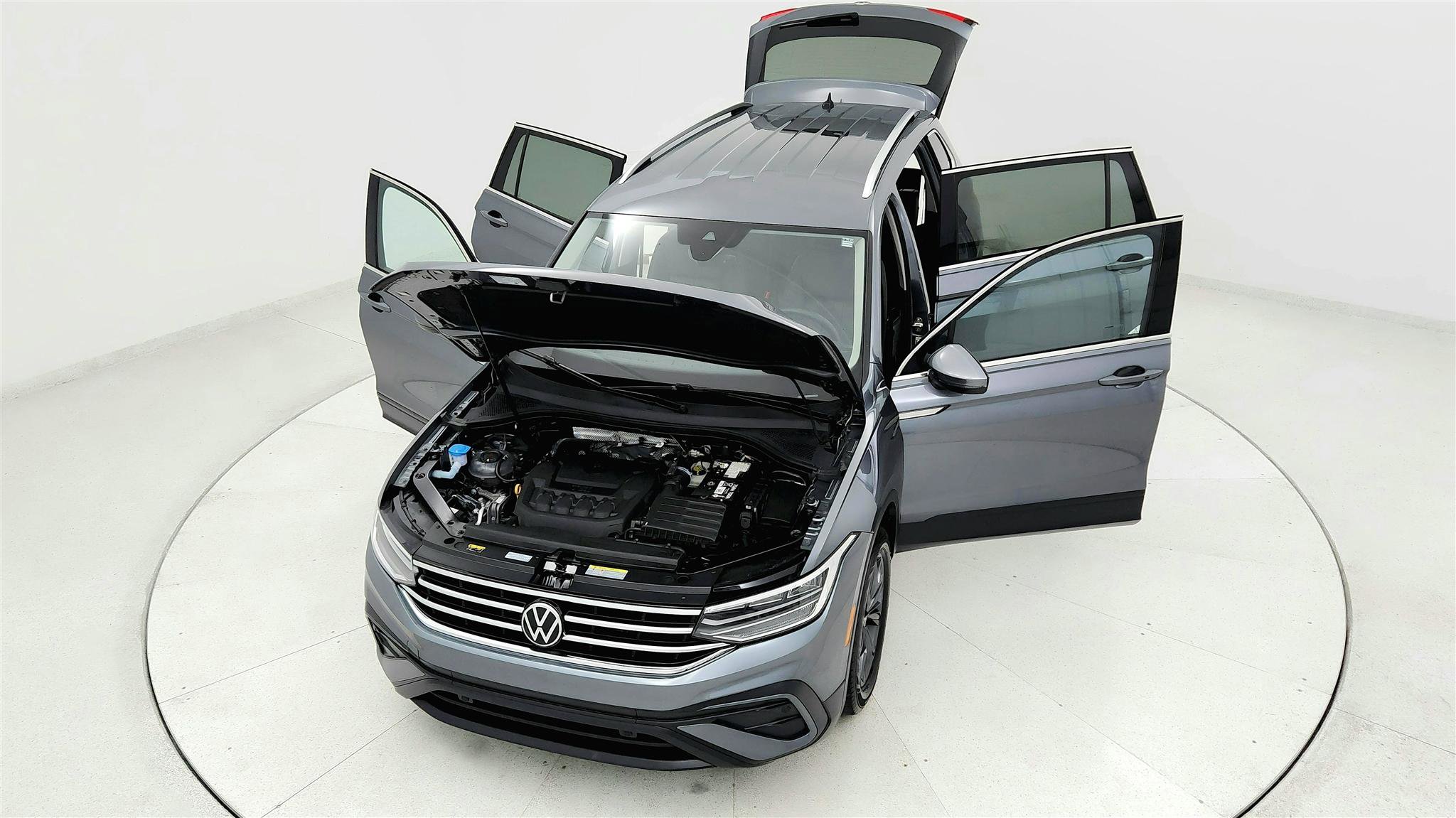 Used 2024 Volkswagen Tiguan SE image 21