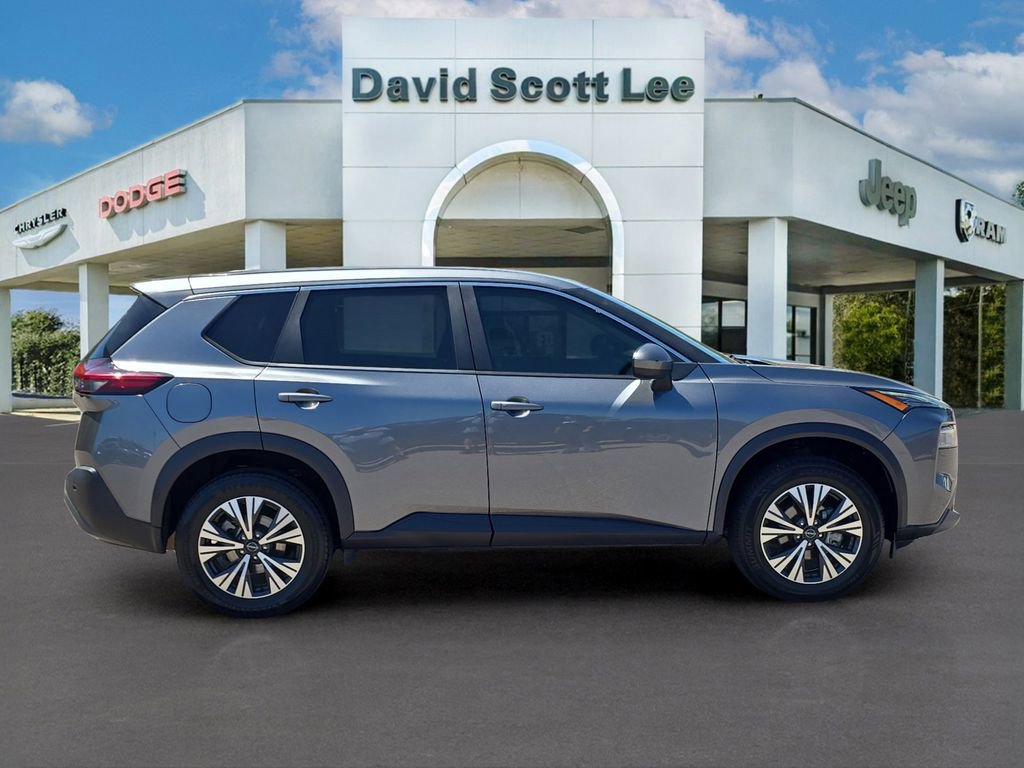 Used 2023 Nissan Rogue SV FWD image 4