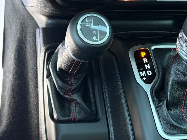 Used 2019 Jeep Wrangler Unlimited Rubicon w/ Dual Top Group AWD/4WD image 23