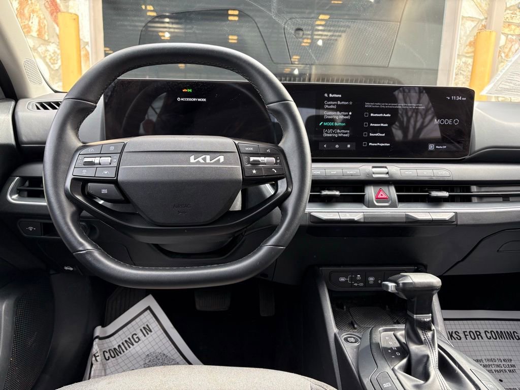 Used 2025 Kia K4 EX image 23