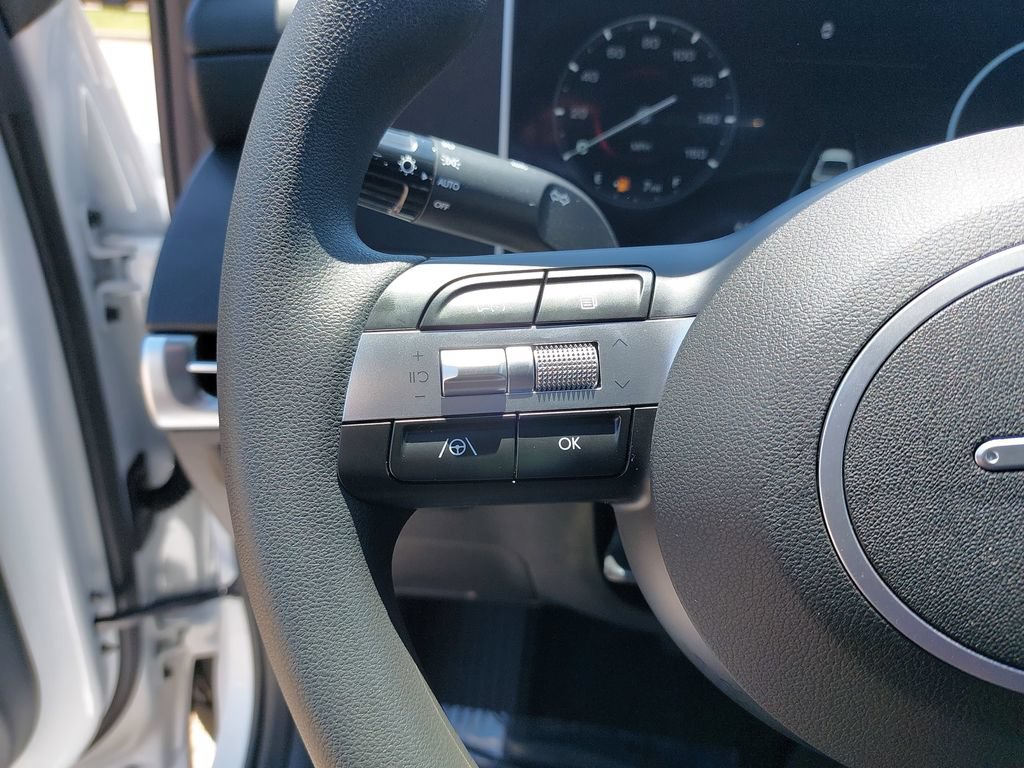 Certified 2025 Hyundai Santa Cruz SEL FWD image 18