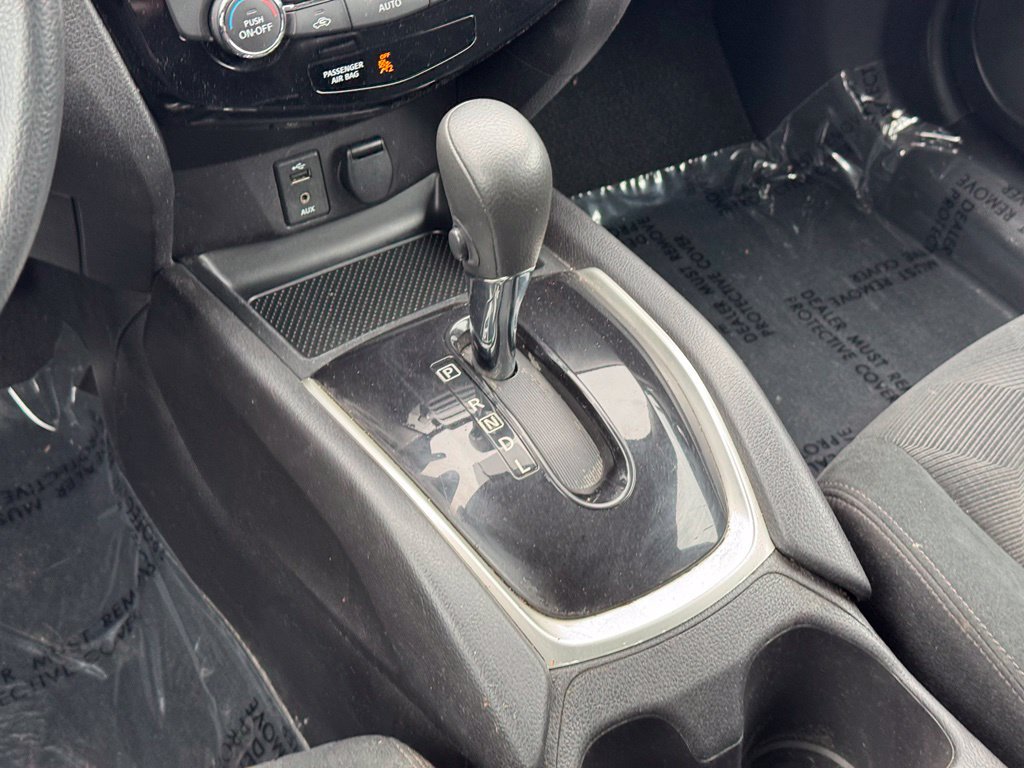 Used 2015 Nissan Rogue SV FWD image 17