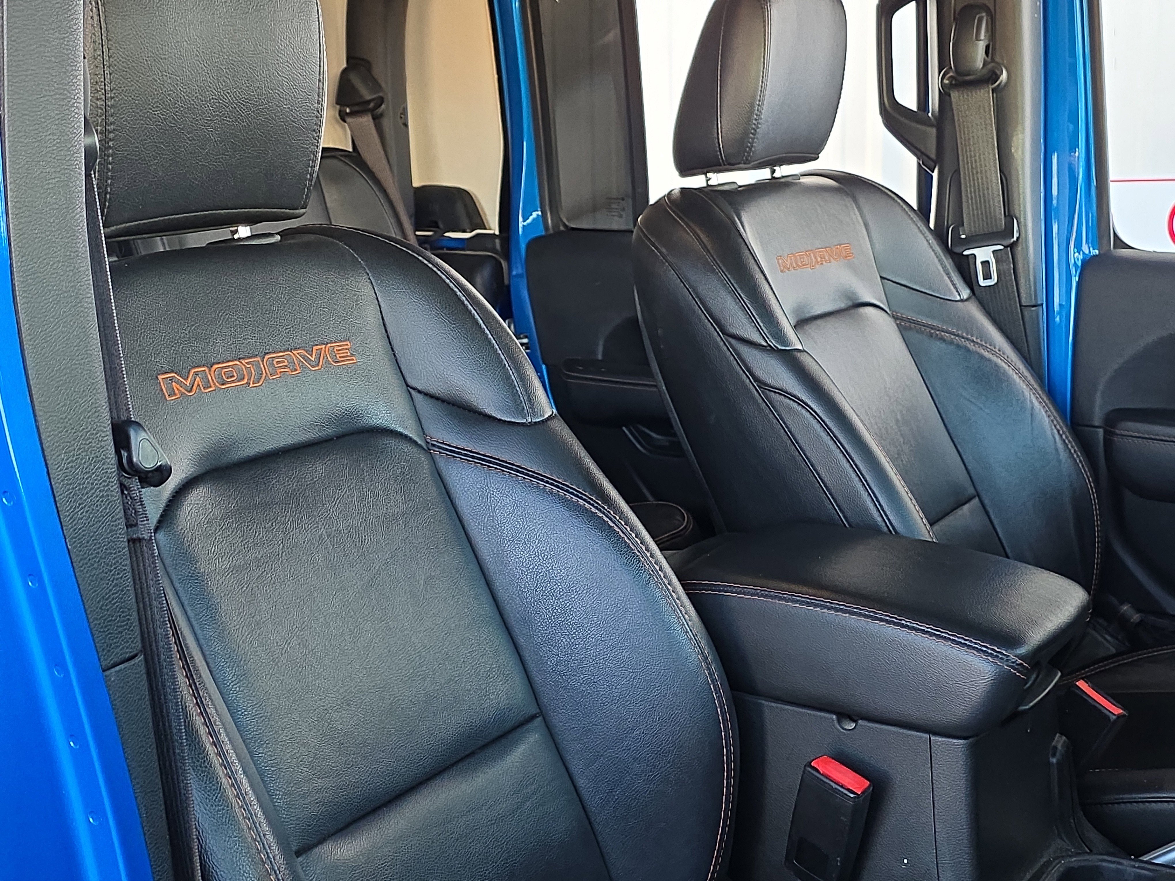 Used 2022 Jeep Gladiator Mojave w/ Cold Weather Group image 35