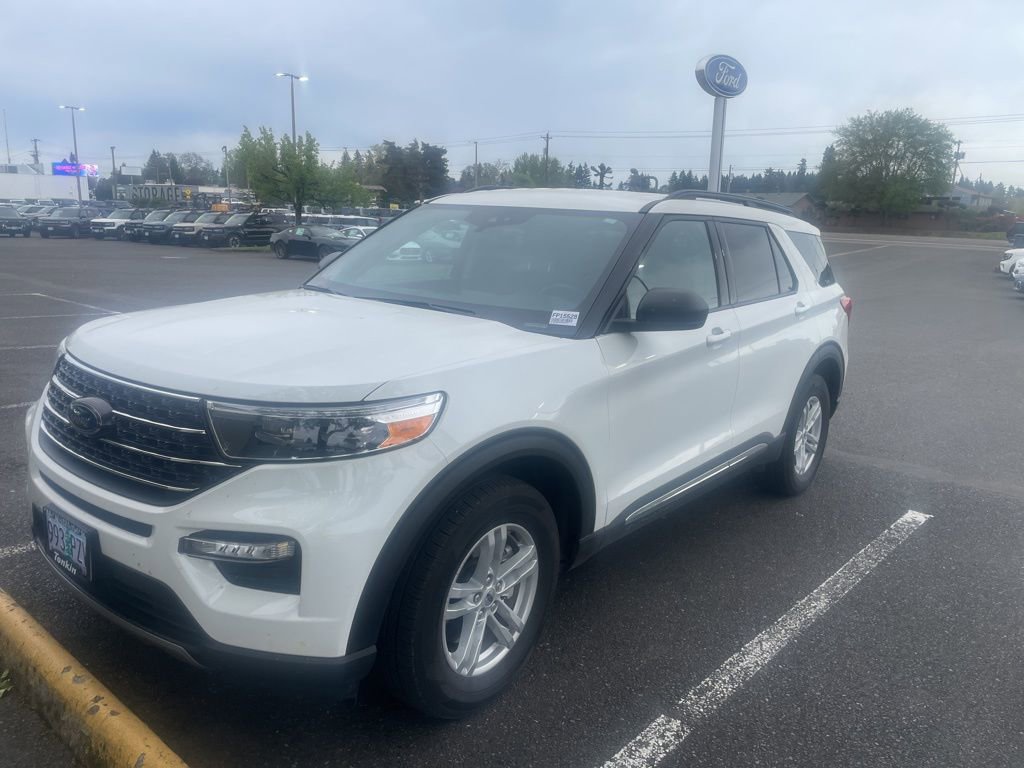 Used 2024 Ford Explorer XLT w/ Equipment Group 202A image 1