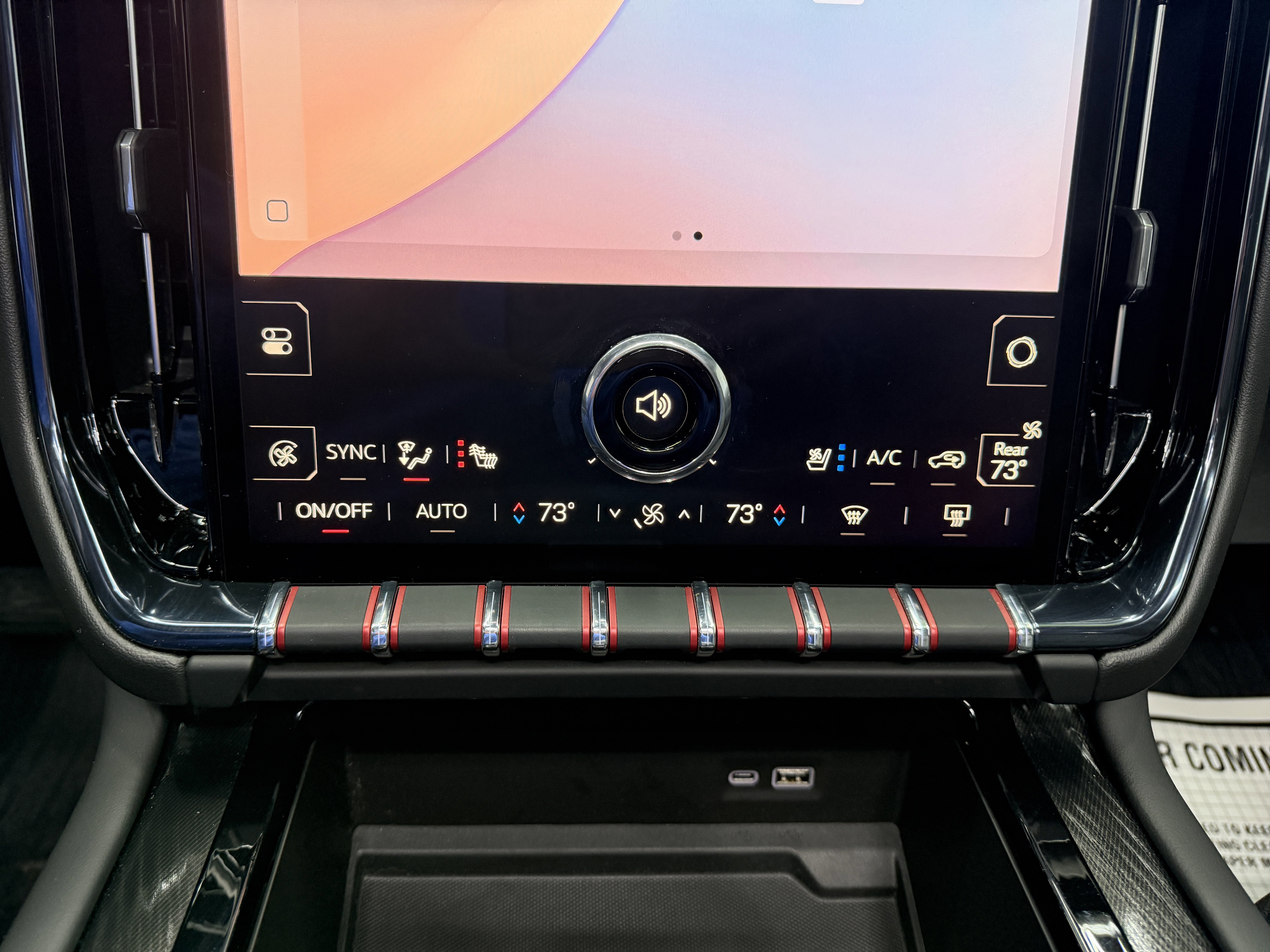 Used 2025 GMC Yukon XL AT4 image 21