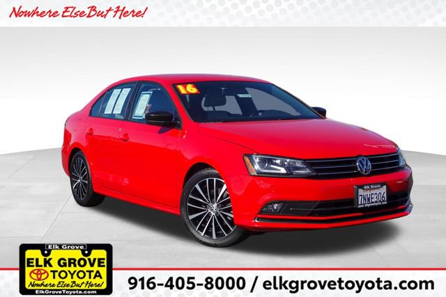 Used 2016 Volkswagen Jetta Sport w/ Lighting Package